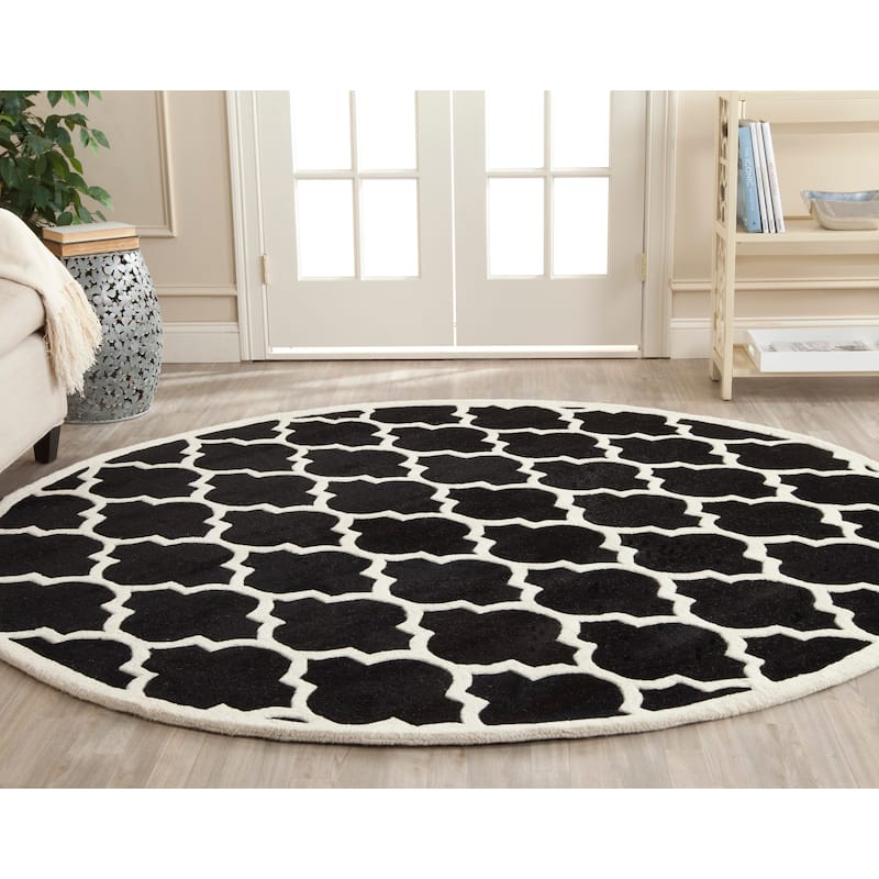 SAFAVIEH Handmade Chatham Antoanela Modern Moroccan Wool Rug - 7' Round - Black/Ivory