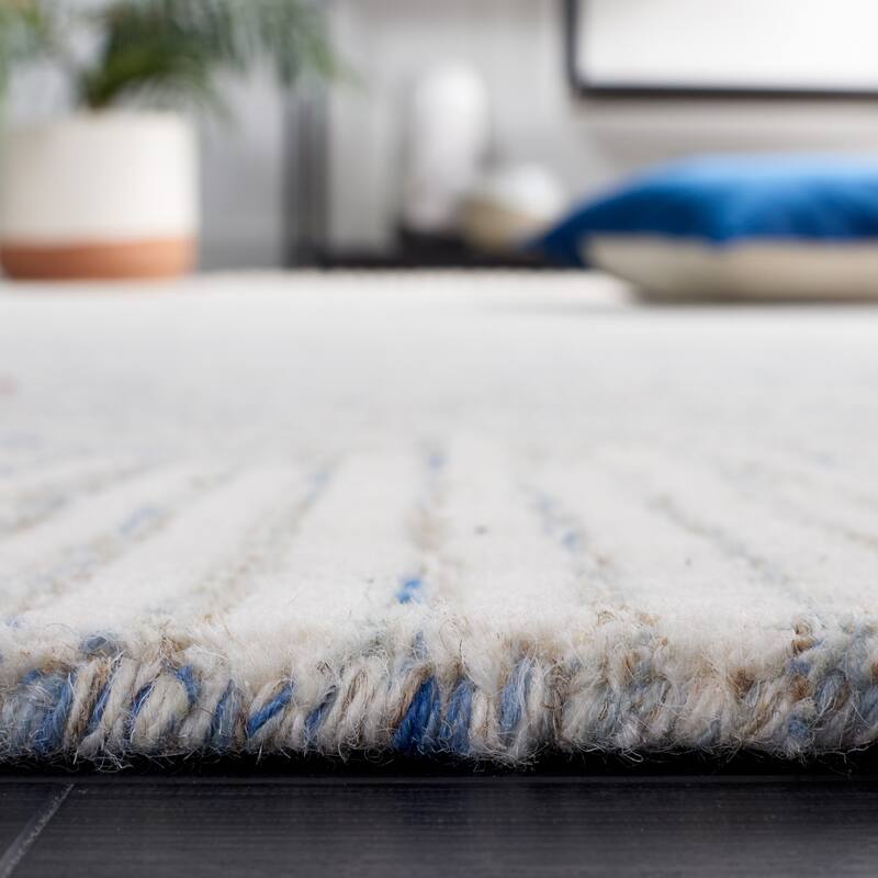 SAFAVIEH Handmade Abstract Deema Modern Wool Rug