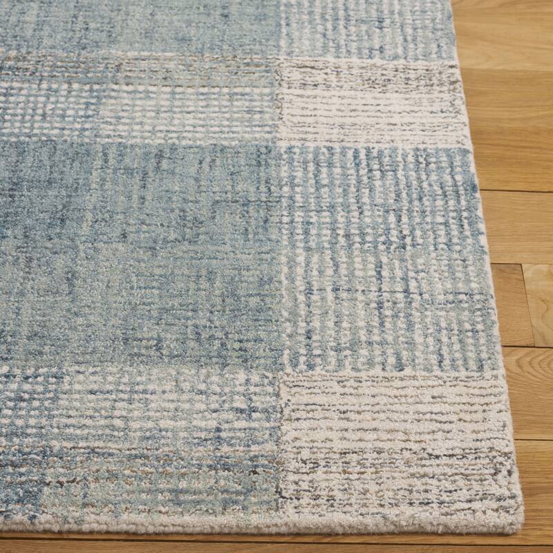 SAFAVIEH Handmade Genre Zoli Farmhouse Plaid Wool Rug
