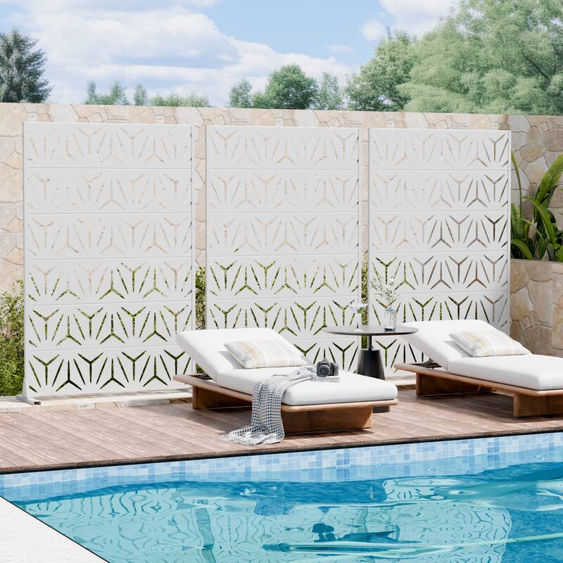 Dovelina Outdoor Freestanding Metal Privacy Screen Decorative Garden Fence (Set of 2)