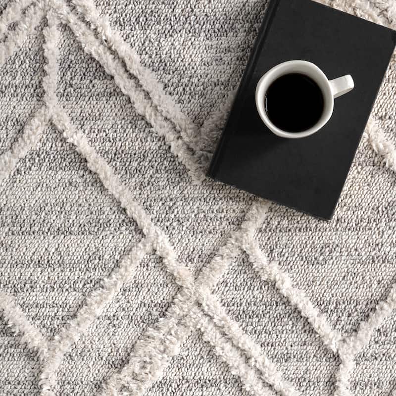 Nuloom Ansley Moroccan Lattice Tassel Area Rug