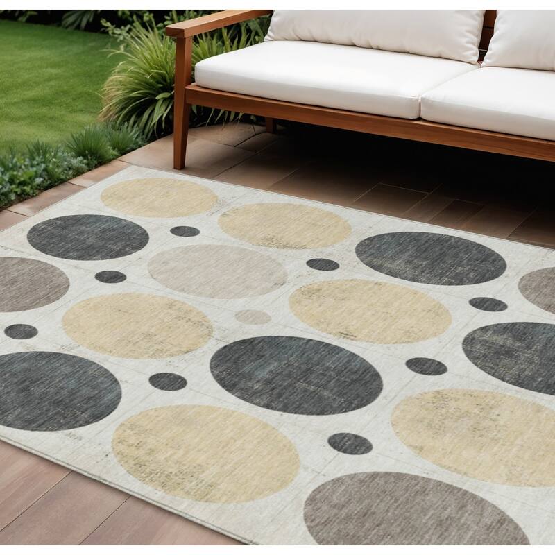 HomeRoots Geometric Transitional Rectangle Outdoor Rug - 10' X 14'