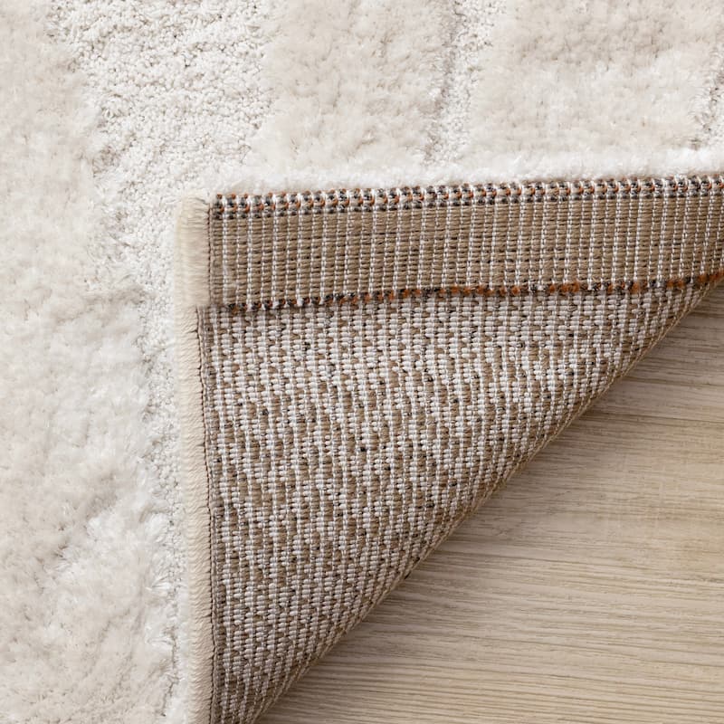 Lincoln Collection - Modern Luxurious Plush White Curves Area Rug