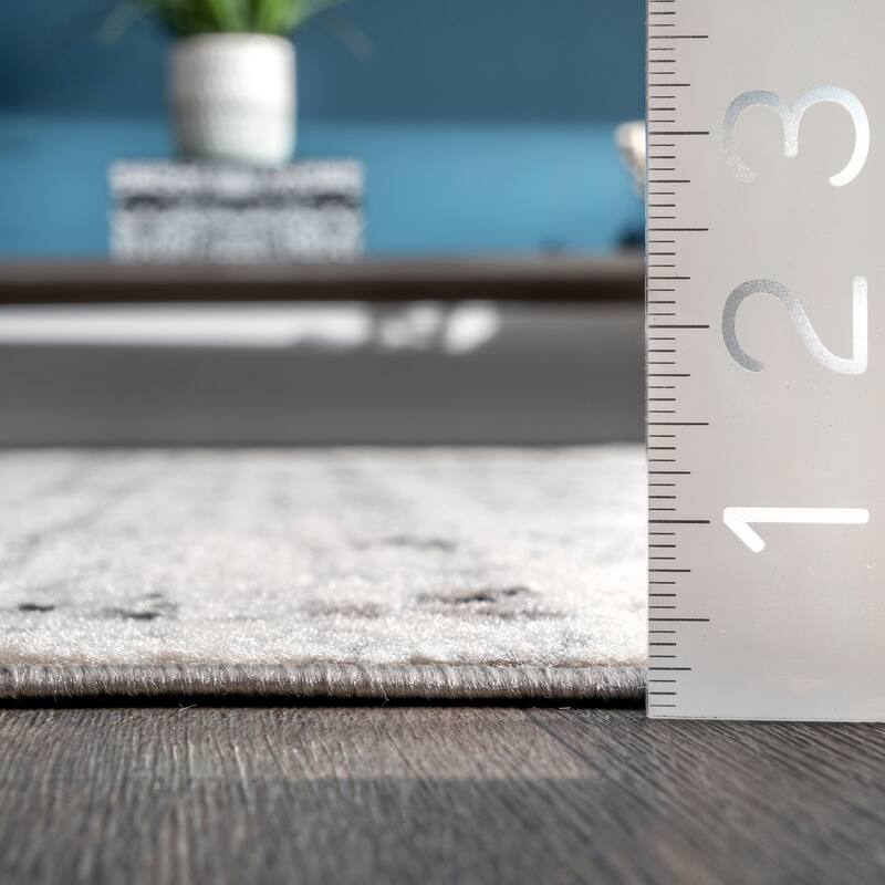 Nuloom Penelope Faded Tribal Chevrons Area Rug
