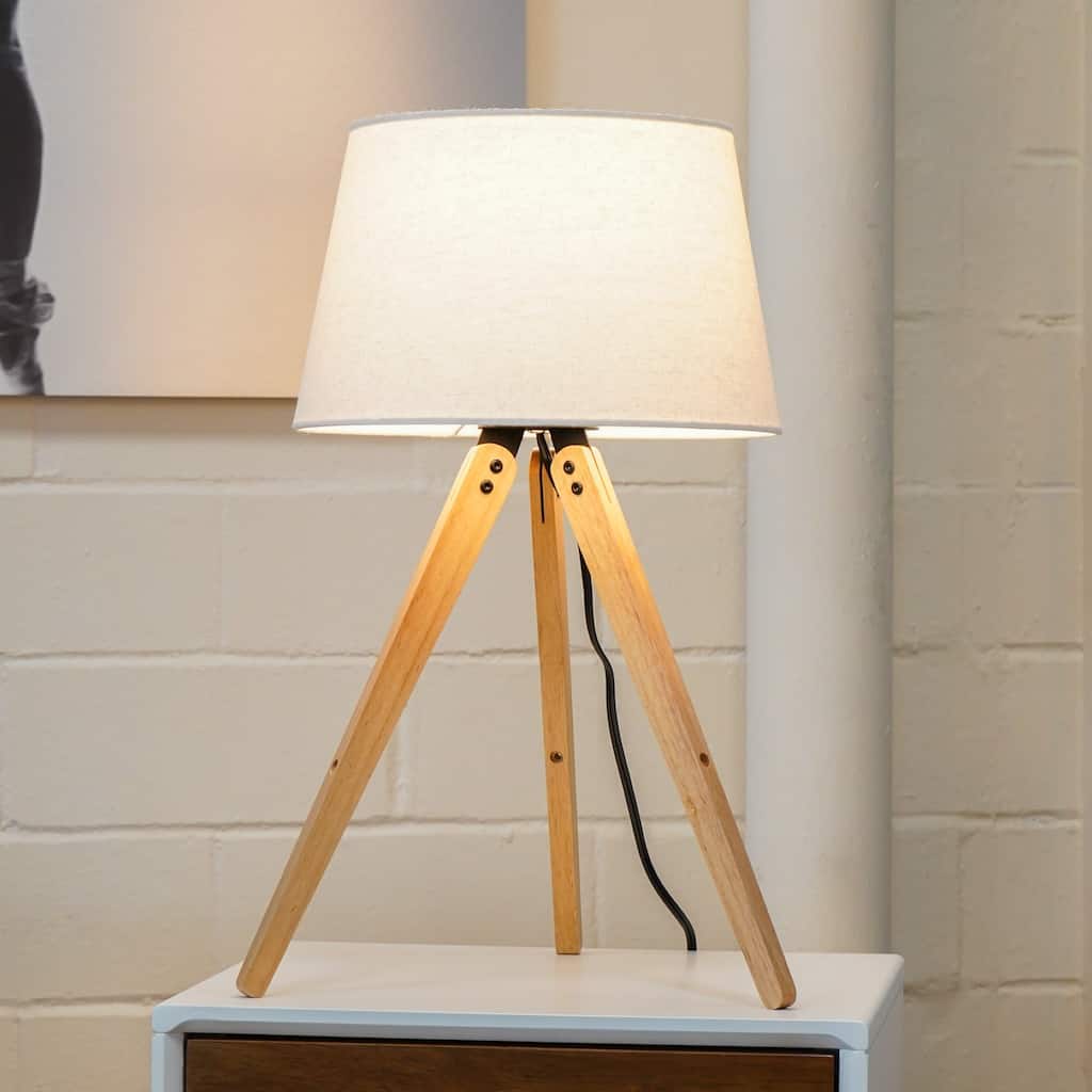High Quality Hotel European Modern Bed Side nightstand Decorative Led Table/desk Lamp, Birch Three Legged Wooden Bar Table Lamp