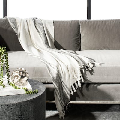 SAFAVIEH Grozdana Metallic White/Grey Throw Blanket