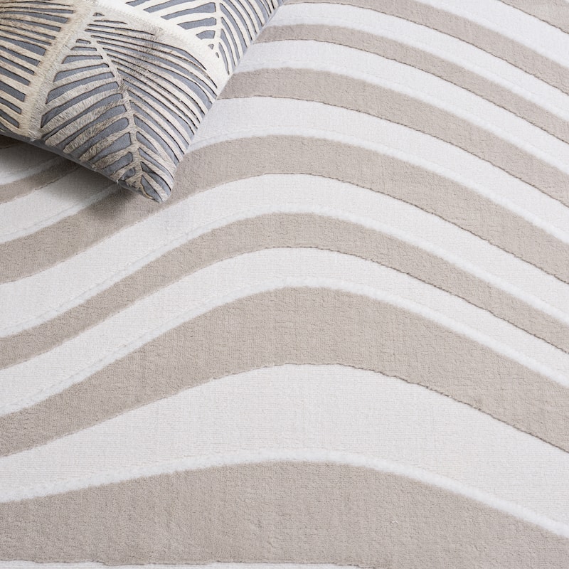 SAFAVIEH Saylor Wakana Modern Rug