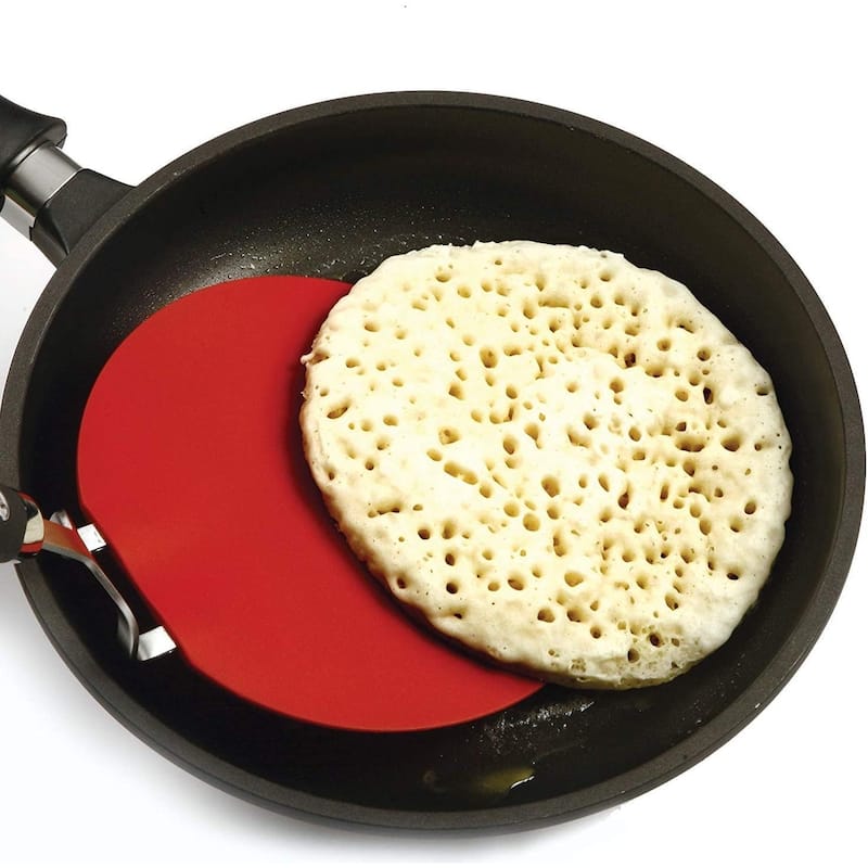 Norpro Grip-EZ Flexible Pancake Spatula with Silicone Round Pancake / Egg Rings Combo - Red / Blue