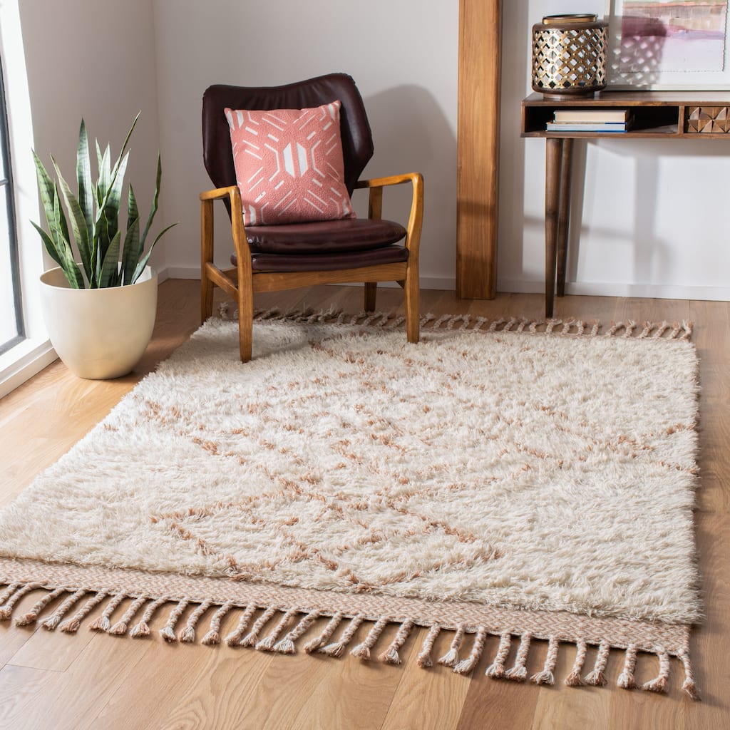 SAFAVIEH Handmade Casablanca Shag Immacolata Tribal Wool Rug