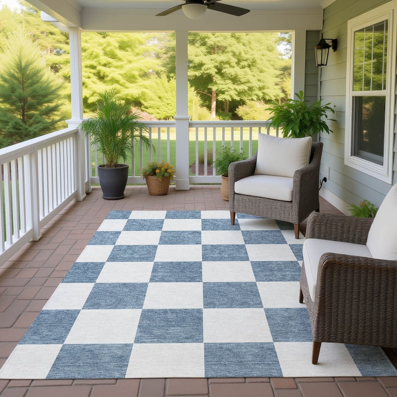 Machine Washable Indoor/ Outdoor Modern Checker Chantille Rug
