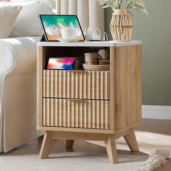 Modern Fluted Nightstand with Faux Marble Top, Side Table, End Table - Natural Oak