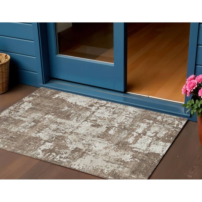 HomeRoots Abstract Transitional Rectangle Outdoor Rug - 3' x 5'