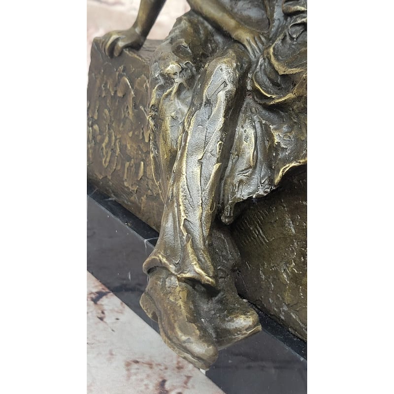 Relaxed Couple Bronze Sculpture – Intimate Sitting Lovers Figurine On Marble Base