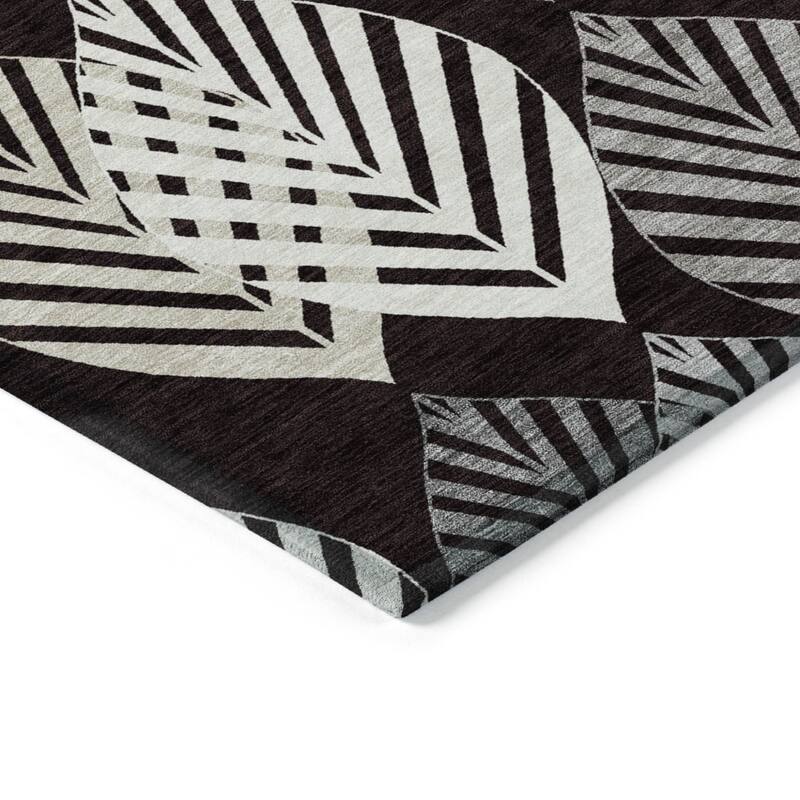HomeRoots Floral Transitional Rectangle Outdoor Rug