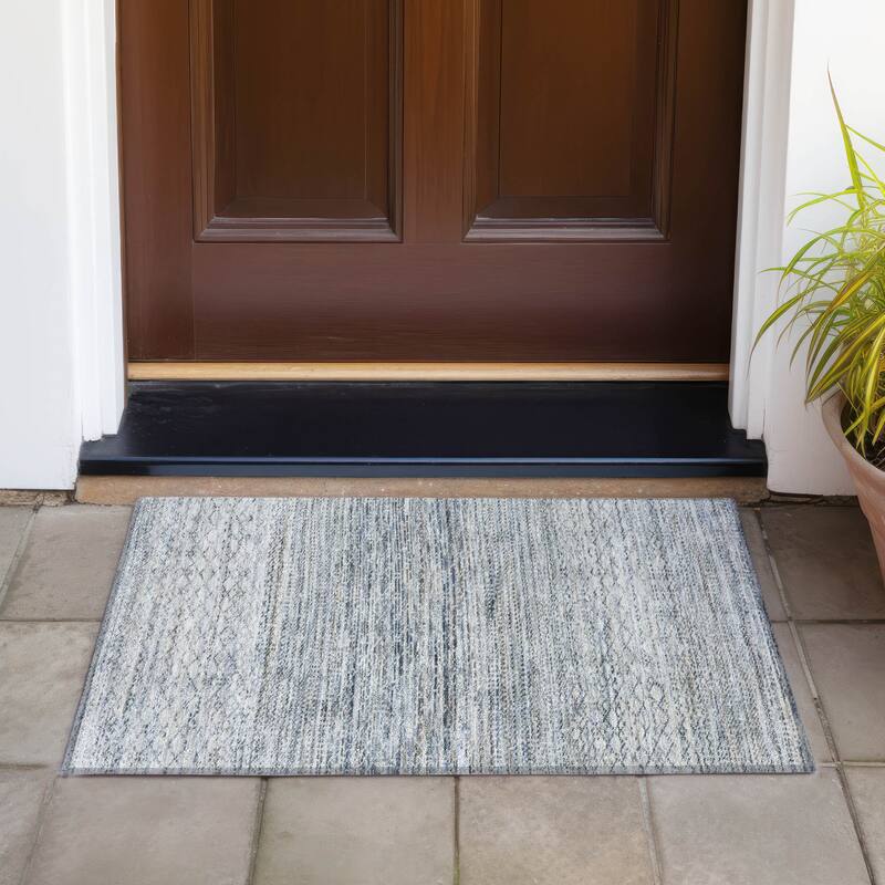 Machine Washable Indoor/Outdoor Modern Trellis Chantille Rug - Linen - 1'8" x 2'6"