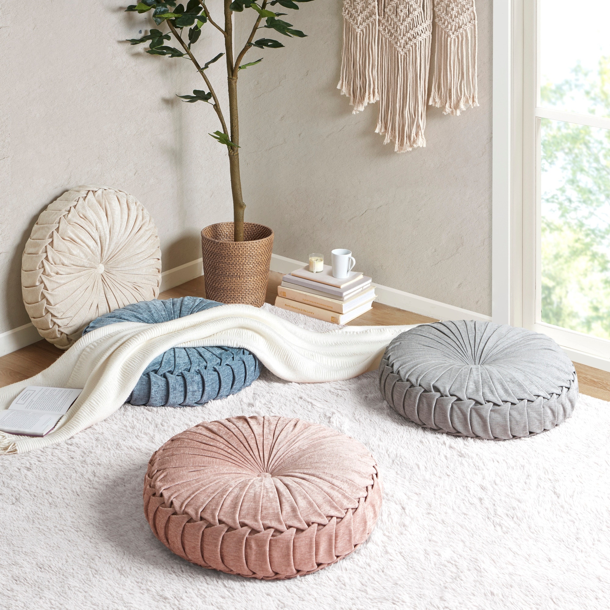 https://ak1.ostkcdn.com/images/products/is/images/direct/1d21fc293410934fe5b1a16328c21cbedb0159f1/Lara-Poly-Chenille-Round-Floor-Pillow-Cushion-by-Intelligent-Design.jpg