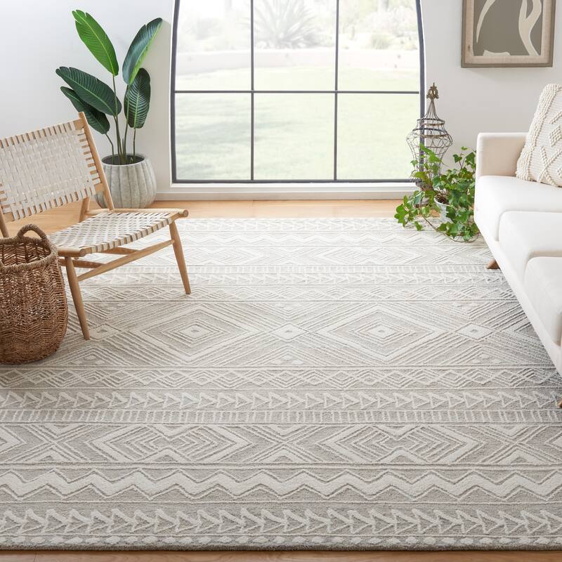 SAFAVIEH Handmade Metro Mirushe Boho Moroccan Wool Rug - 10' x 14' - Light Grey/Ivory