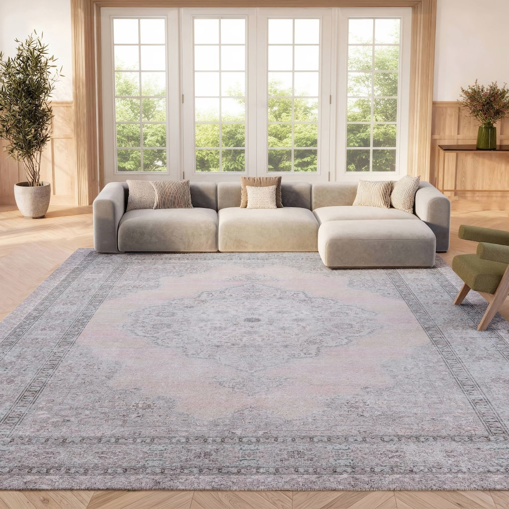 SAFAVIEH Tucson Machine Washable Slip Resistant Eleanore Oriental Medallion
