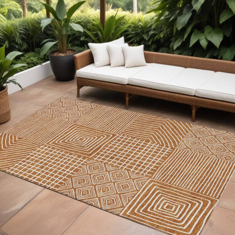 HomeRoots Geometric Transitional Rectangle Outdoor Rug - 8' X 10'