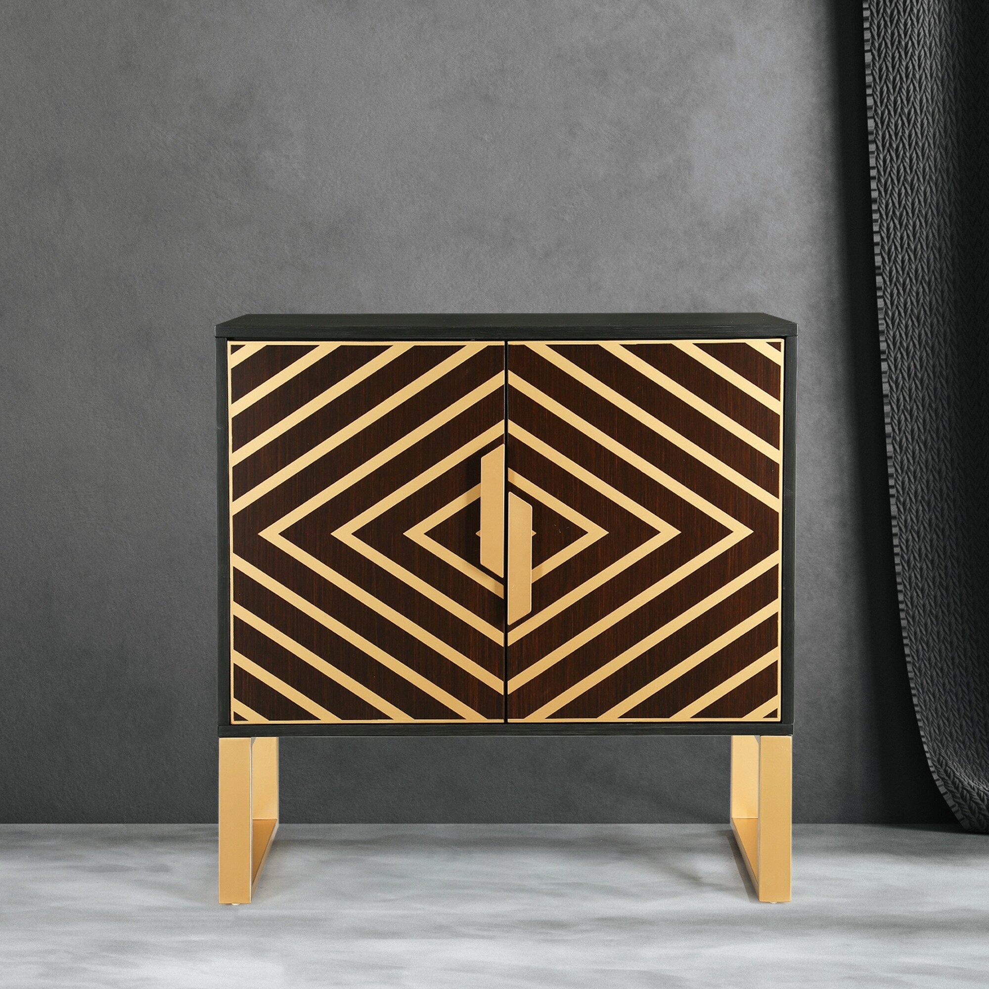 Solid Wood 2-door Accent Cabinet Luxury Storage Sideboard Cupboard