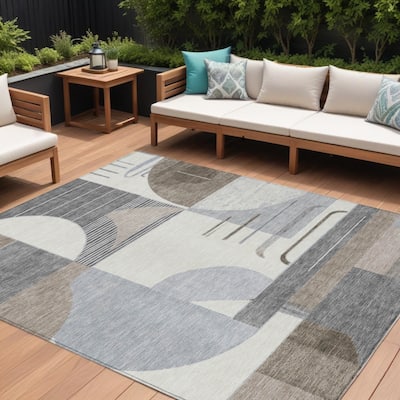 HomeRoots Geometric Modern Rectangle Outdoor Rug