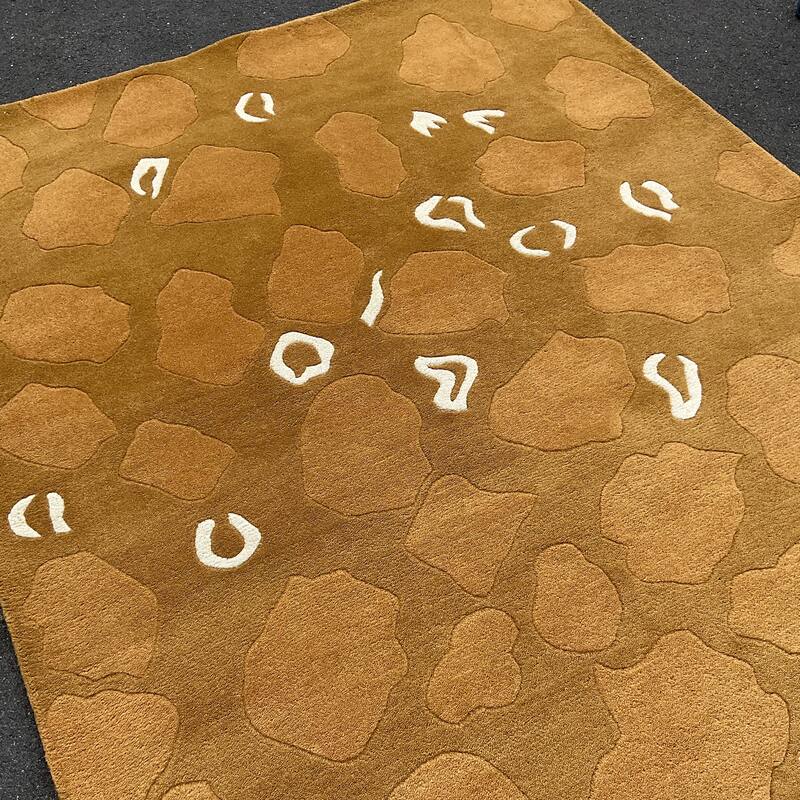 HERAT ORIENTAL Handmade Abstract Cheetah Tibetan Wool Rug
