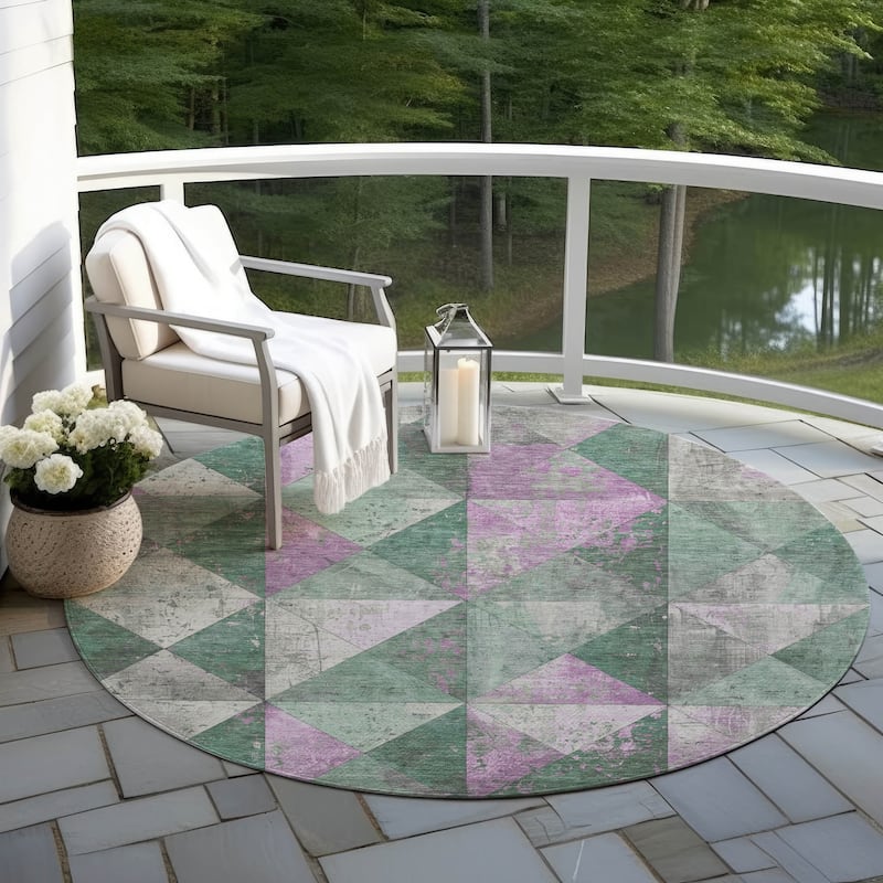 Machine Washable Indoor/ Outdoor Contemporary Diamonds Chantille Rug