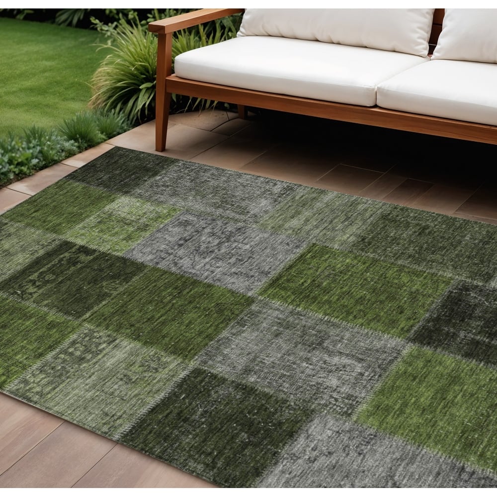 HomeRoots Patchwork Transitional Rectangle Outdoor Rug