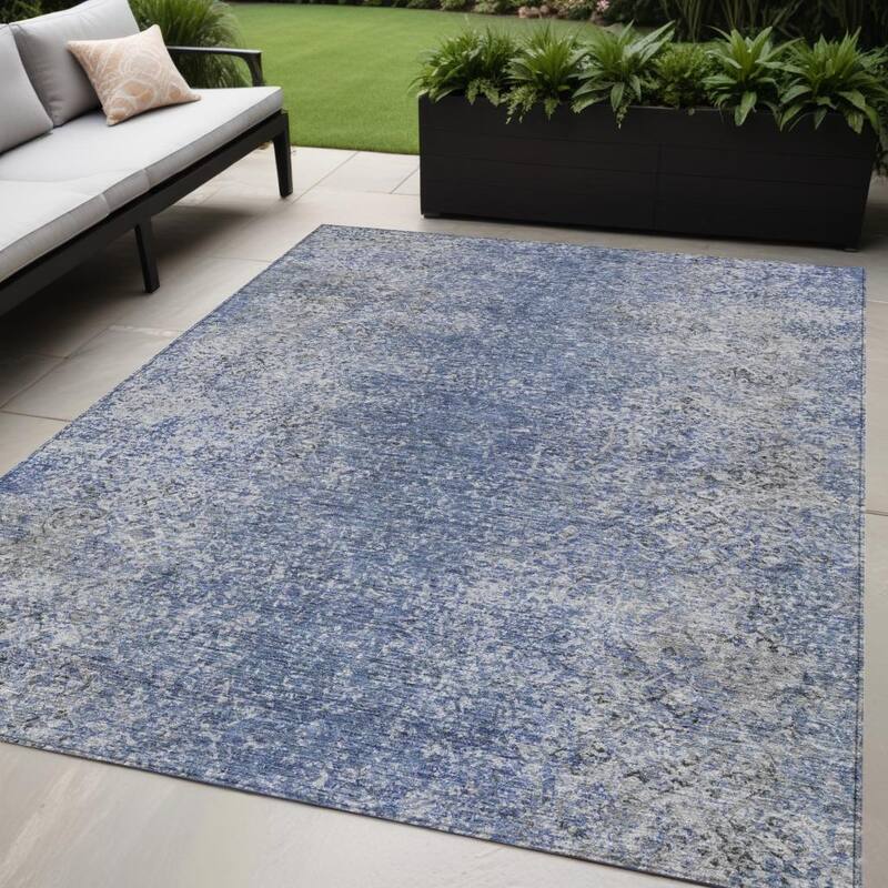 HomeRoots Oriental Transitional Rectangle Outdoor Rug - 5' X 8'