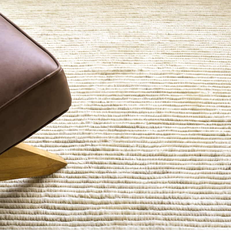 EXQUISITE RUGS Kaza Hand-knotted New Zealand Wool White/Ivory Area Rug.