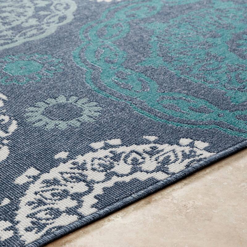 Arrigo Transitional Indoor/ Outdoor Area Rug - 8'9" Square