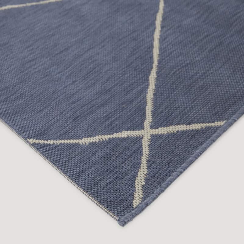 Silas Diamond Trellis Indoor/Outdoor Area Rug