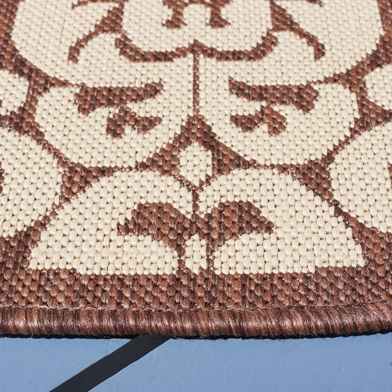 SAFAVIEH Courtyard Peggie Indoor/ Outdoor Patio Backyard Rug