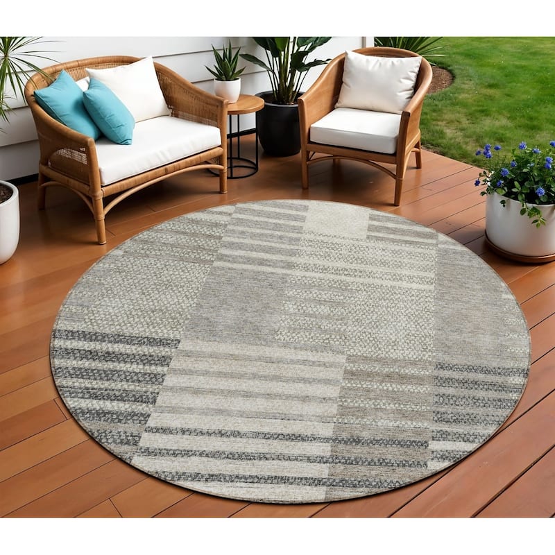 HomeRoots Striped Modern Rectangle Outdoor Rug - 8' Round