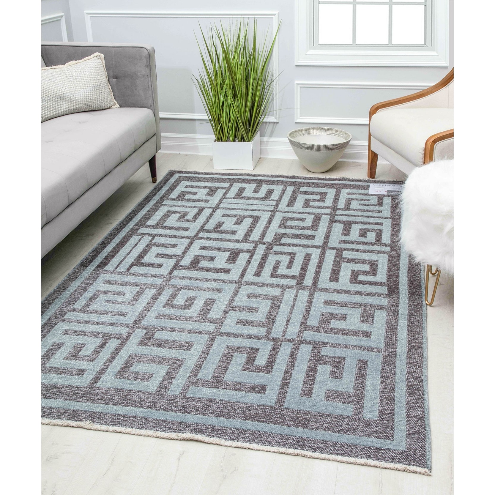 https://ak1.ostkcdn.com/images/products/is/images/direct/1d5fa78aaf6ccaa2315456b600f629e44e2414d4/Kai-Reversible-Flatweave-Vintage-Transitional-Area-Rug-by-Rugs-America.jpg