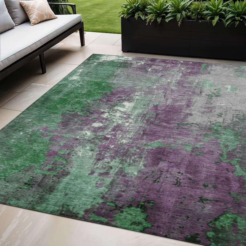 HomeRoots Abstract Transitional Rectangle Outdoor Rug - 5' X 8'
