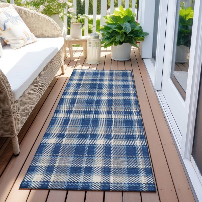 Machine Washable Indoor/ Outdoor Traditional Plaid Chantille Rug