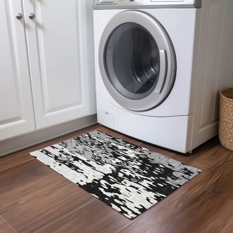 Machine Washable Indoor/ Outdoor Abstract Contemporary Chantille Rug
