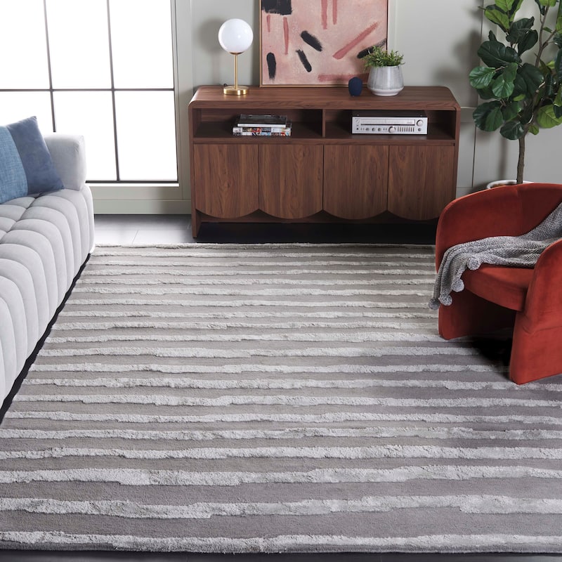 SAFAVIEH Handmade Soho Vitaliana Stripes N.Z. Wool Rug