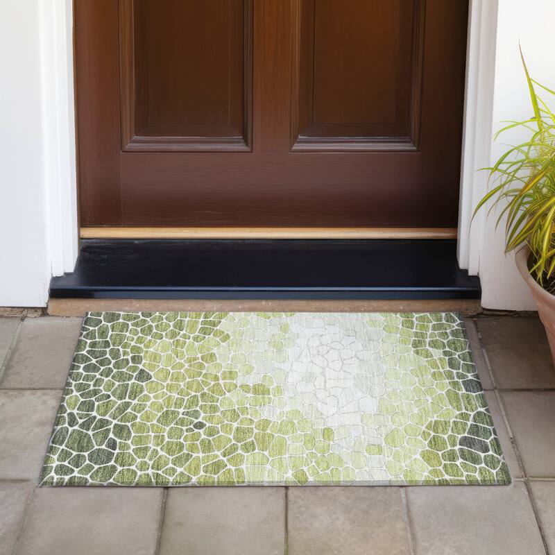 Machine Washable Indoor/Outdoor Contemporary Ombre Chantille Rug - Green - 1'8" x 2'6"