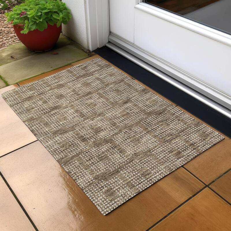 Machine Washable Indoor/ Outdoor Chantille Modern Houndstooth Rug - Brown - 1'8" x 2'6"