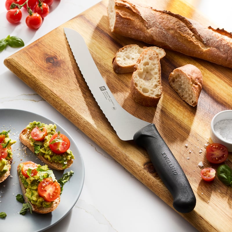 ZWILLING Commercial 9-inch Offset Sandwich Knife - Black