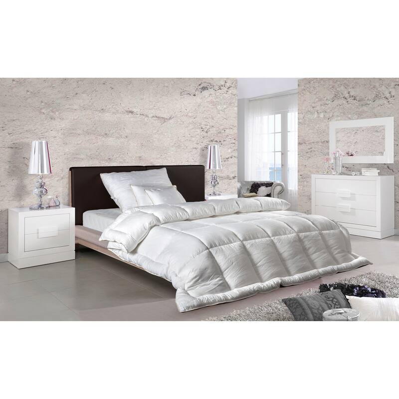 Depera Home Luxury European Goose Down Comforter