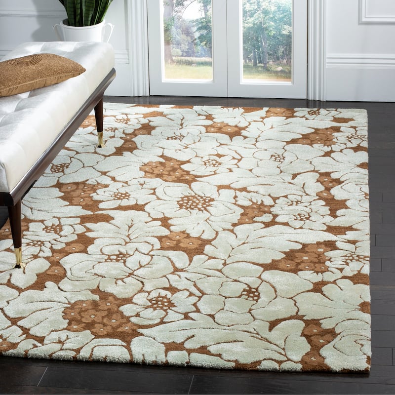 SAFAVIEH Handmade Soho Tyyne Garden N.Z. Wool Rug - 3'6" x 5'6" - Chocolate/Light Blue