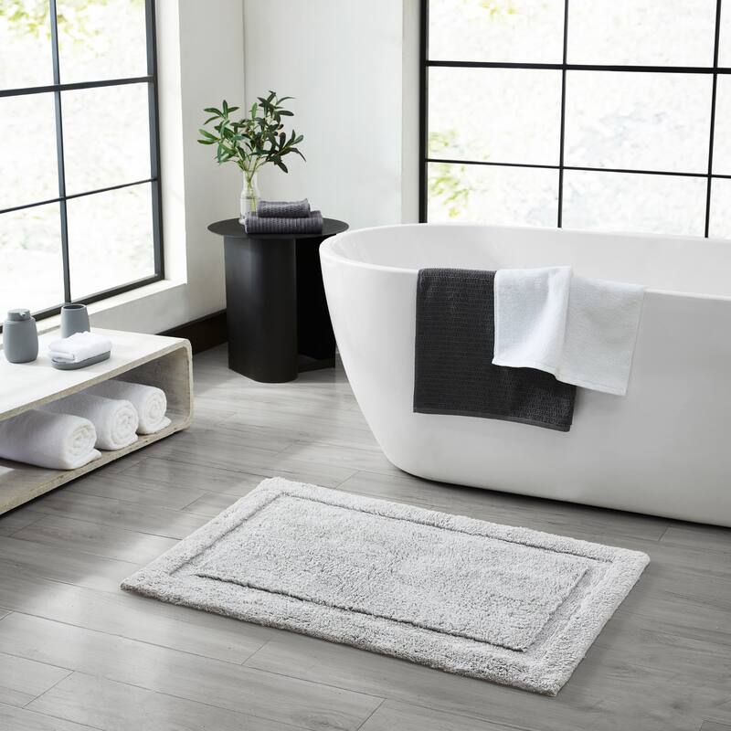 Lydia Border Plush Bath Mat