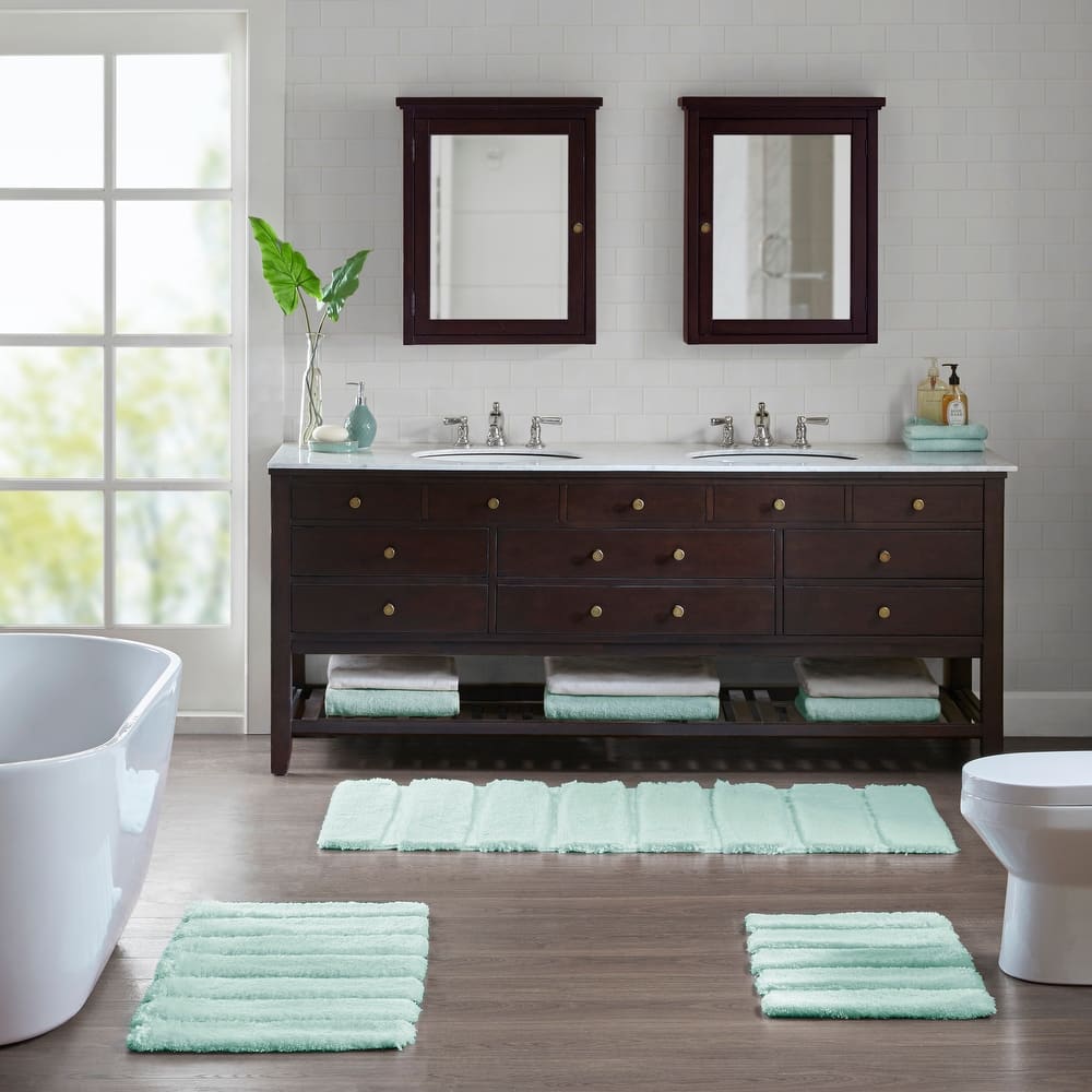 Madison Park Tufted Pearl Channel Solid Bath Rug