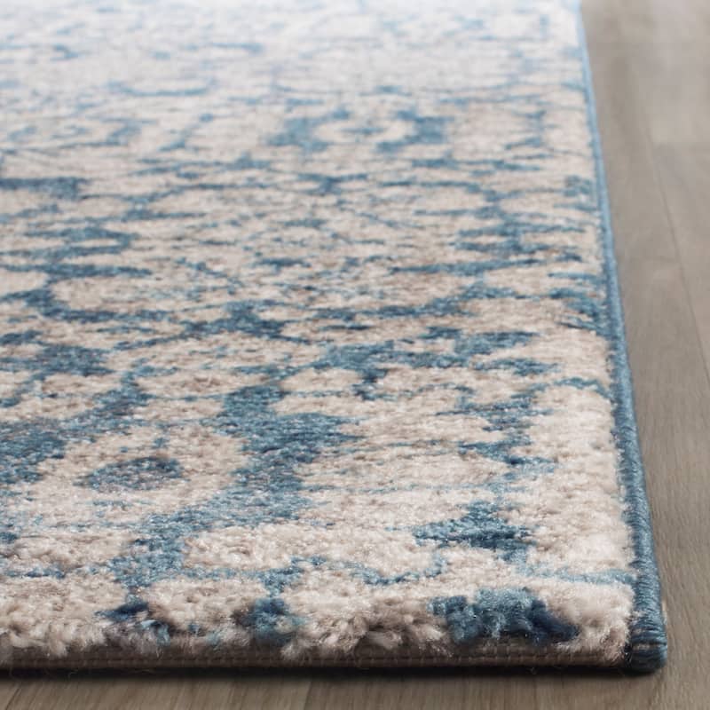 SAFAVIEH Sofia Florance Distressed Vintage Damask Rug