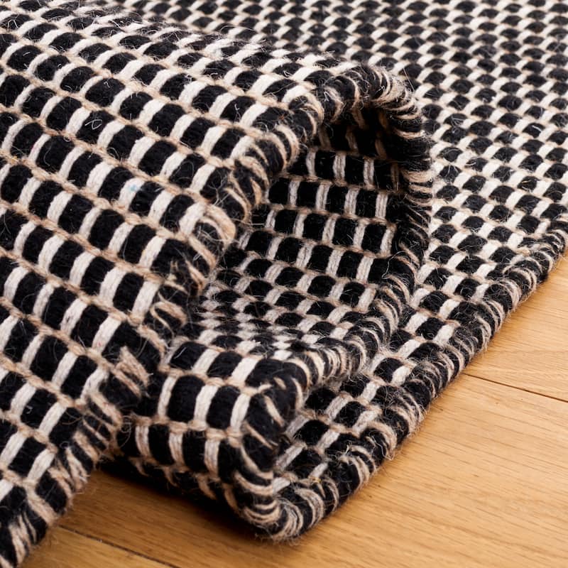 SAFAVIEH Handmade Vermont Raimonda Wool Rug