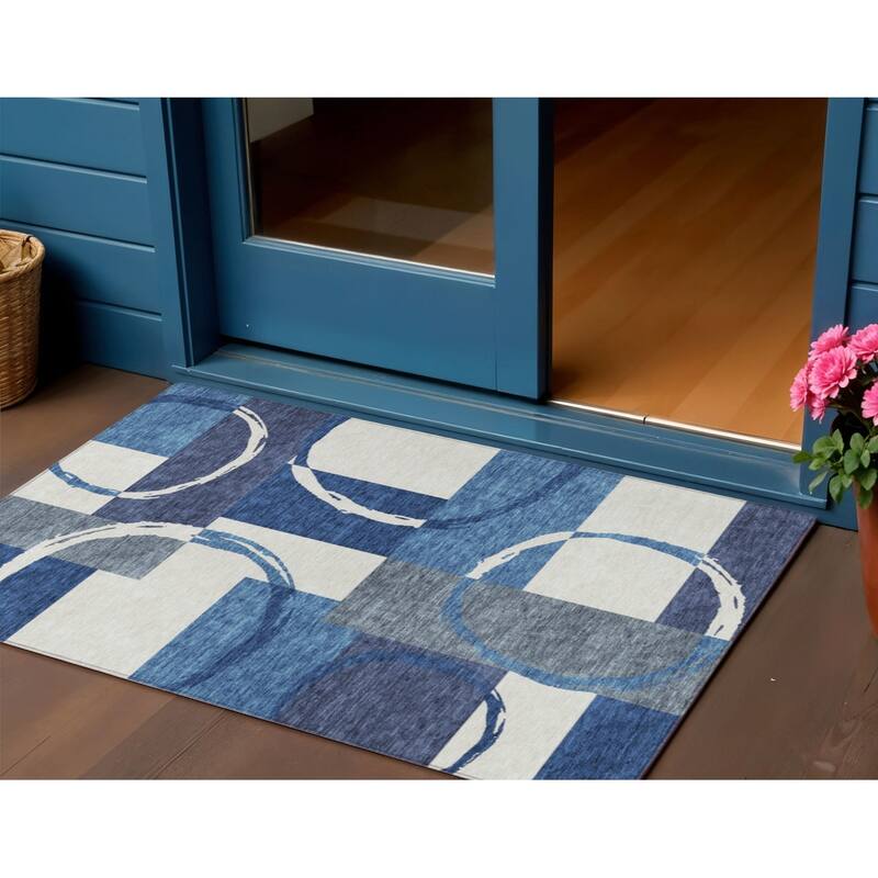 HomeRoots Geometric Modern Rectangle Outdoor Rug - 3' x 5'