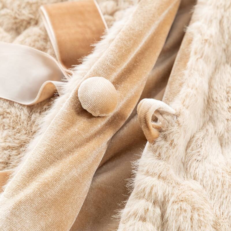 Glitzhome 21"L Plush Faux Fur Christmas Stocking with Bow & Tree Skirt